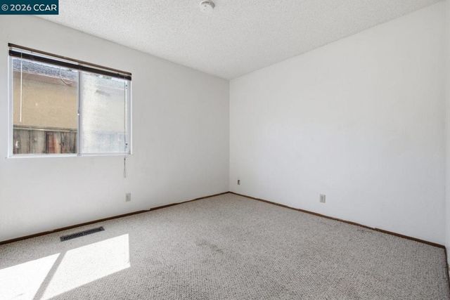 565 Mt Dell Dr, Clayton, CA 94517