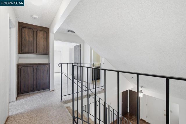 565 Mt Dell Dr, Clayton, CA 94517