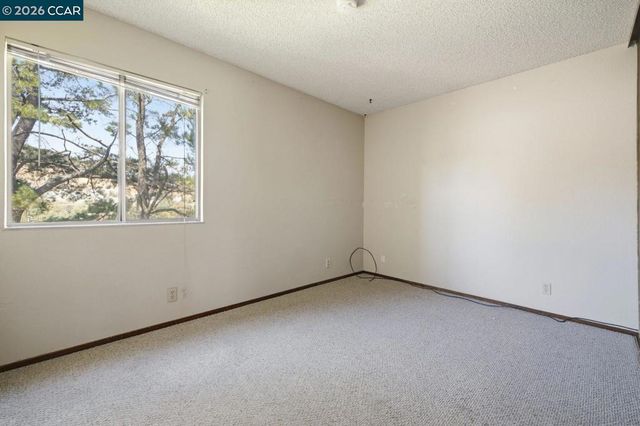 565 Mt Dell Dr, Clayton, CA 94517