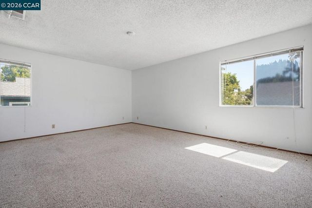 565 Mt Dell Dr, Clayton, CA 94517