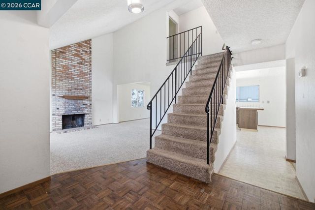 565 Mt Dell Dr, Clayton, CA 94517