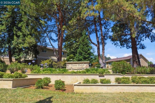 565 Mt Dell Dr, Clayton, CA 94517