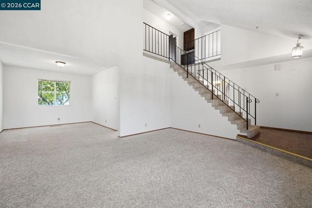565 Mt Dell Dr, Clayton, CA 94517