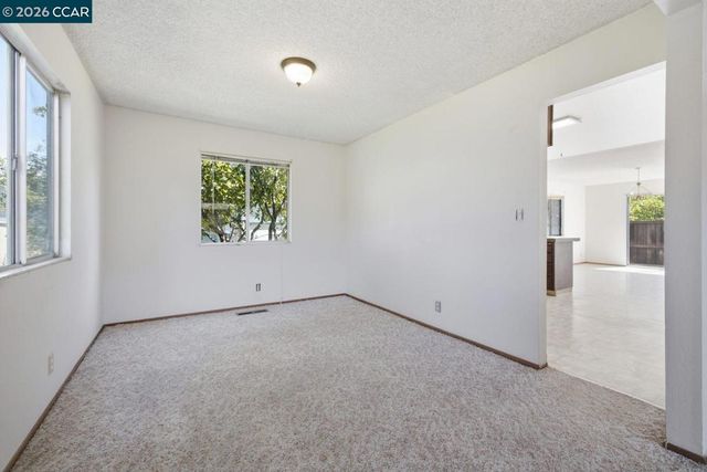 565 Mt Dell Dr, Clayton, CA 94517