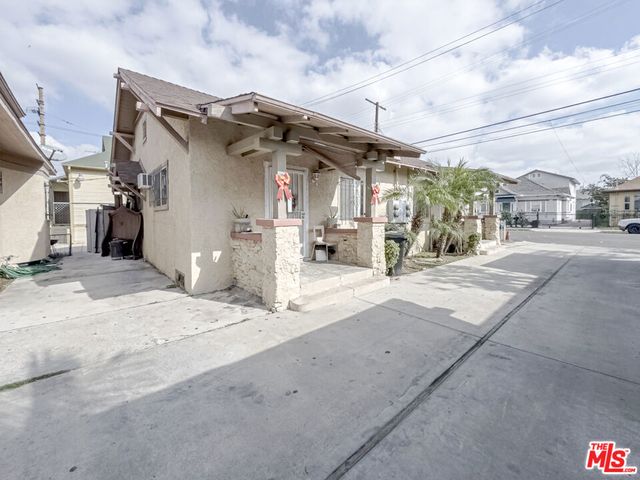 1209 Irolo Street, Los Angeles, CA 90006