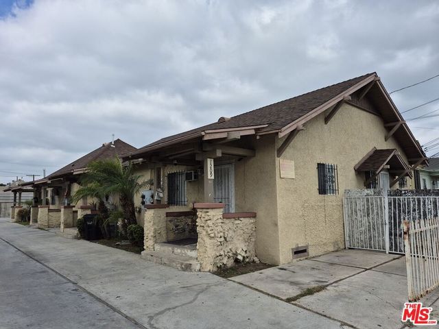 1209 Irolo Street, Los Angeles, CA 90006