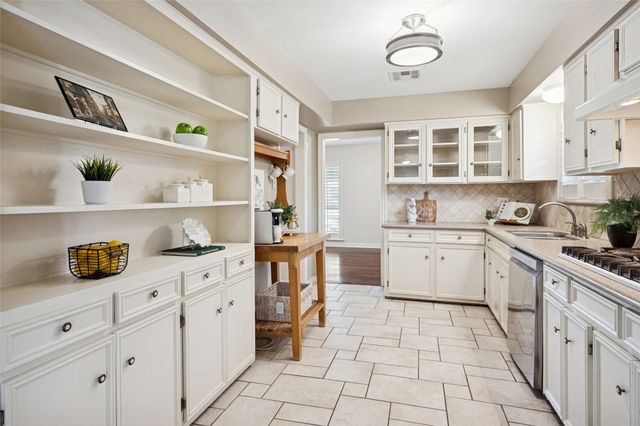 7135 Clemson Drive, Dallas, TX 75214