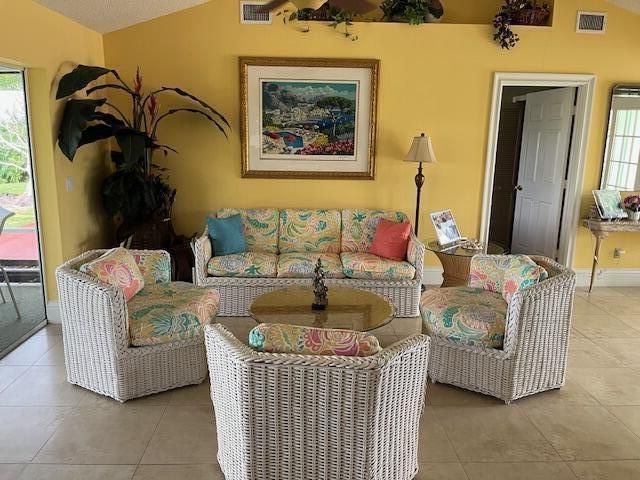 10691 SE Jupiter Narrows Drive, Hobe Sound, FL 33455