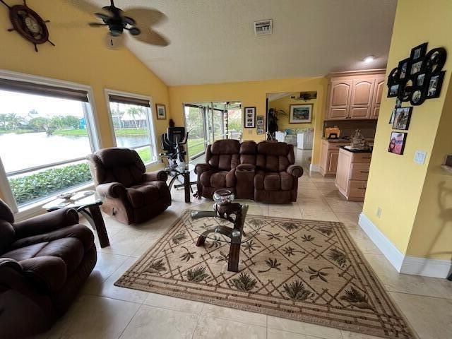 10691 SE Jupiter Narrows Drive, Hobe Sound, FL 33455
