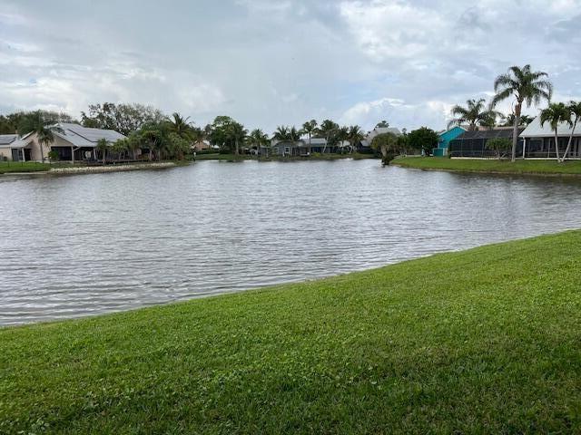 10691 SE Jupiter Narrows Drive, Hobe Sound, FL 33455