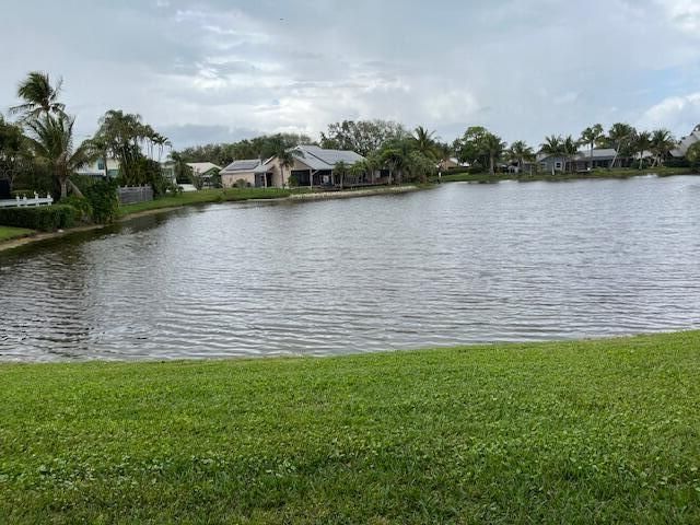 10691 SE Jupiter Narrows Drive, Hobe Sound, FL 33455