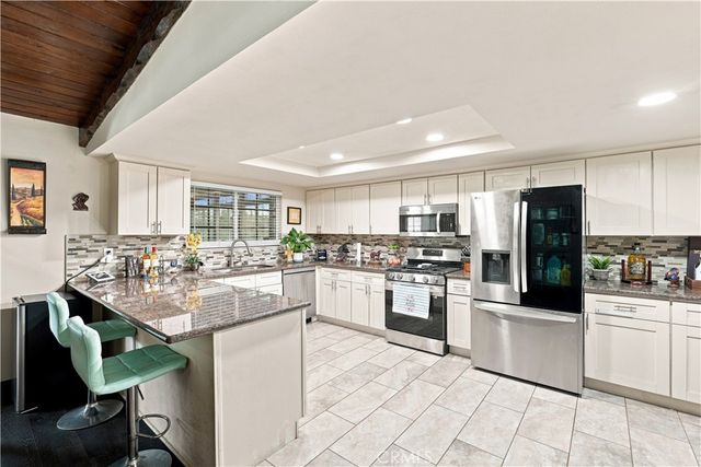 5976 Robinson Avenue, Riverside, CA 92503