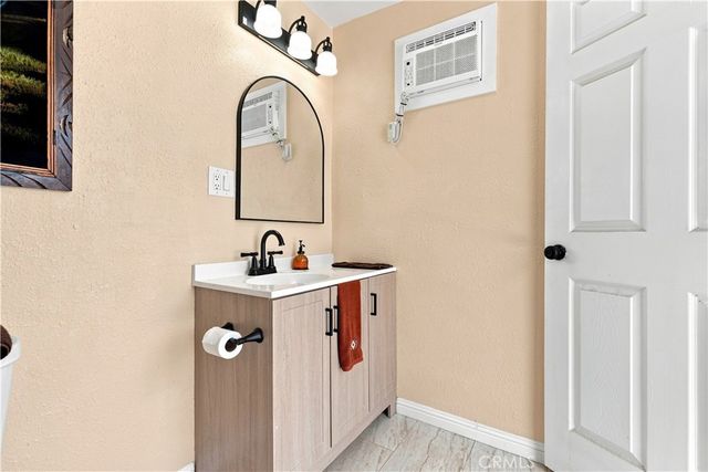 5976 Robinson Avenue, Riverside, CA 92503