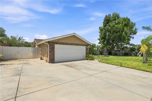 5976 Robinson Avenue, Riverside, CA 92503