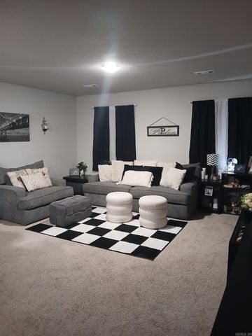 5096 Red Fox Trl, Bauxite, AR 72011