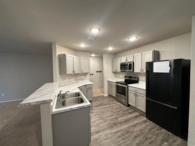 5096 Red Fox Trl, Bauxite, AR 72011