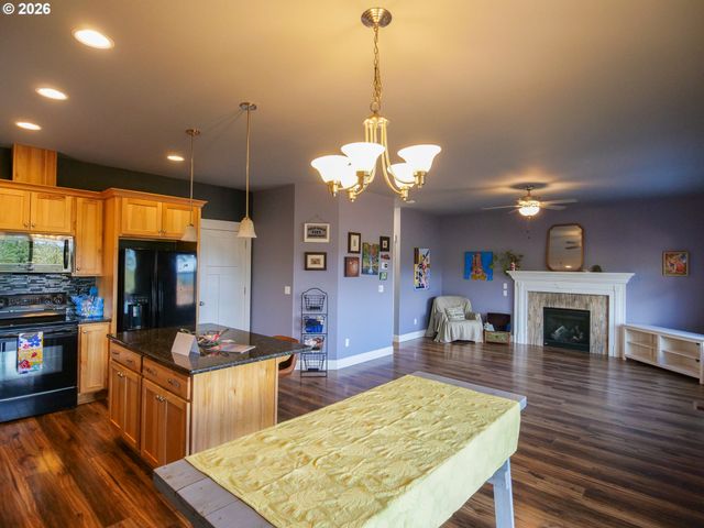 609 Ne MEGAN Dr, Estacada, OR 97023