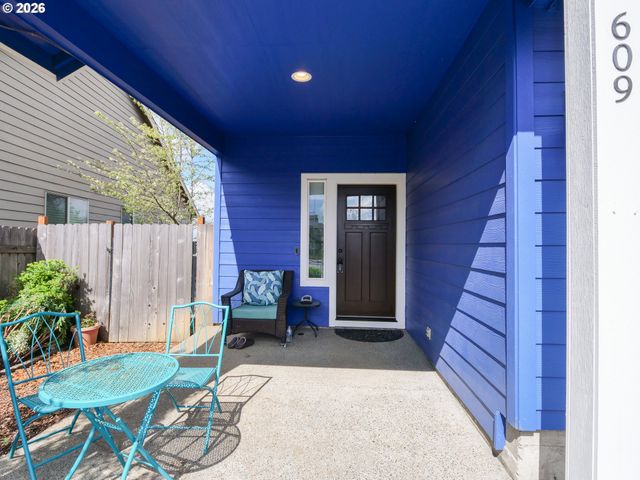 609 Ne MEGAN Dr, Estacada, OR 97023