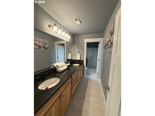 609 Ne MEGAN Dr, Estacada, OR 97023