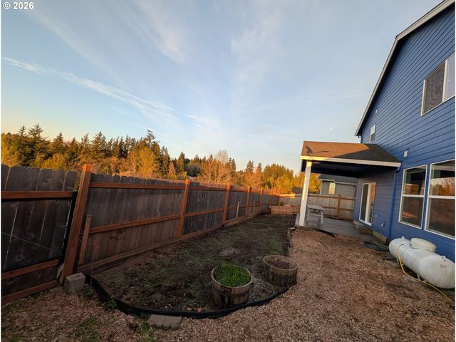 609 Ne MEGAN Dr, Estacada, OR 97023