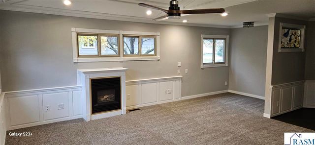 64 Skyline Dr, Mankato, MN 56001