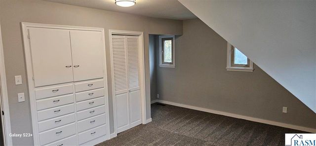 64 Skyline Dr, Mankato, MN 56001