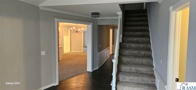 64 Skyline Dr, Mankato, MN 56001