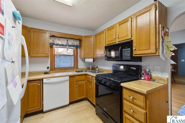 801 N 4th Street, Mankato, MN 56001