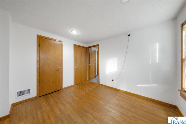 801 N 4th Street, Mankato, MN 56001