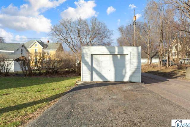 801 N 4th Street, Mankato, MN 56001