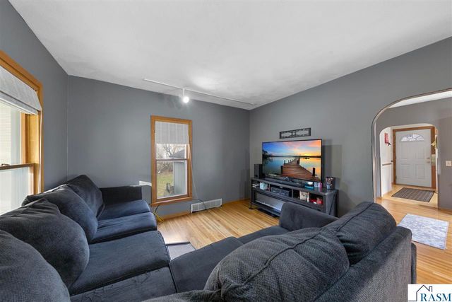 801 N 4th Street, Mankato, MN 56001