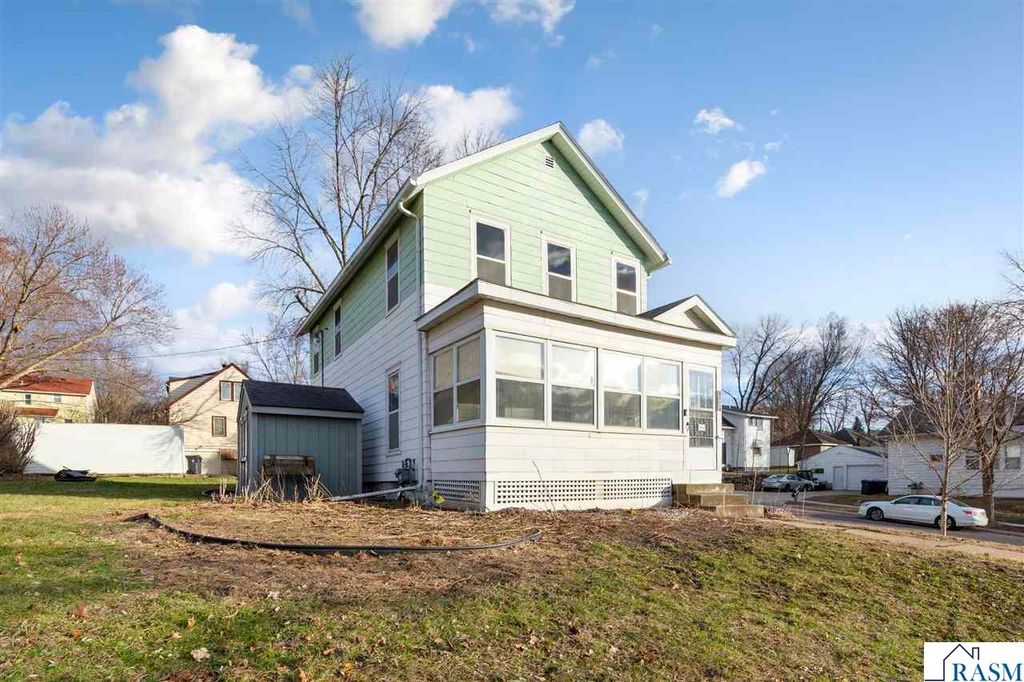 801 N 4th Street, Mankato, MN 56001