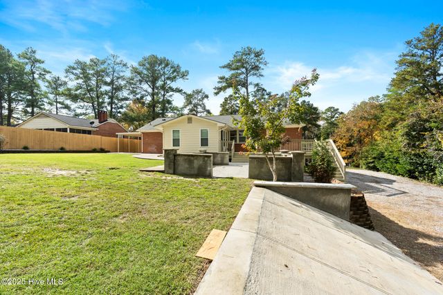 121 Woodland Road E, Rockingham, NC 28379