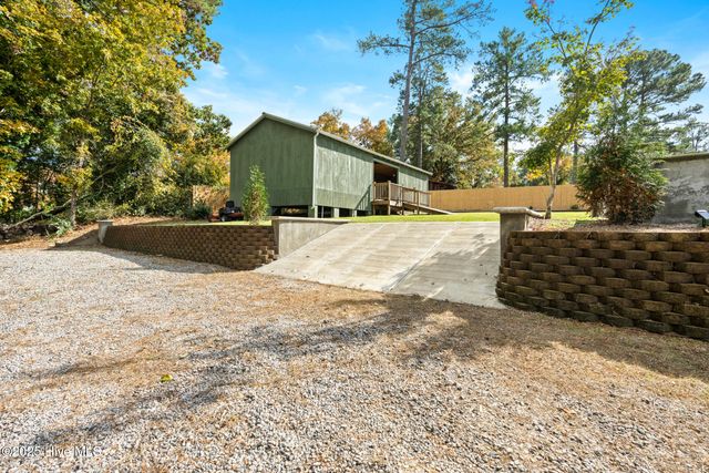 121 Woodland Road E, Rockingham, NC 28379