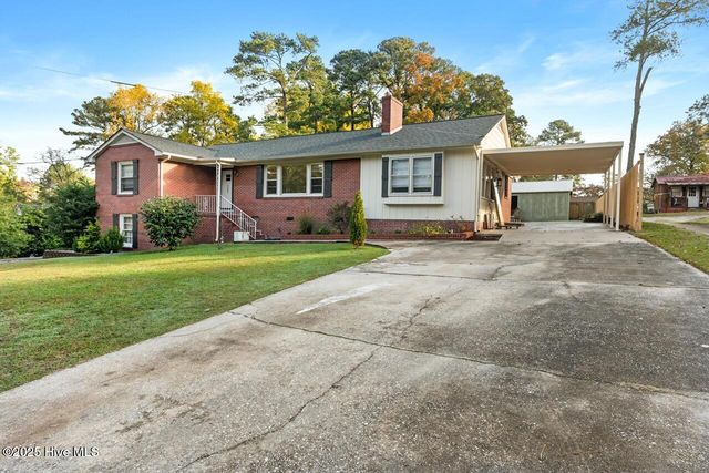 121 Woodland Road E, Rockingham, NC 28379