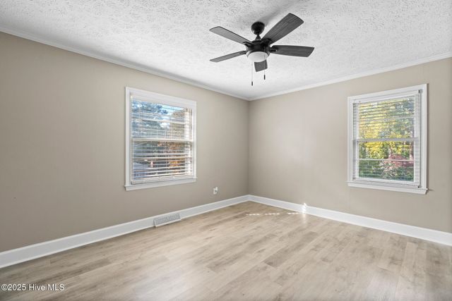 121 Woodland Road E, Rockingham, NC 28379