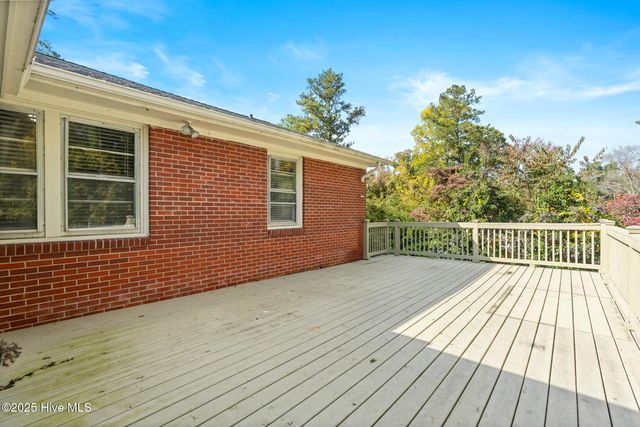 121 Woodland Road E, Rockingham, NC 28379