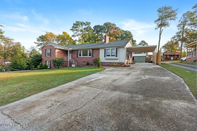 121 Woodland Road E, Rockingham, NC 28379