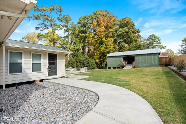 121 Woodland Road E, Rockingham, NC 28379