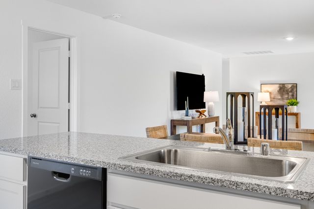 901 Birkdale Drive, Ennis, TX 75119