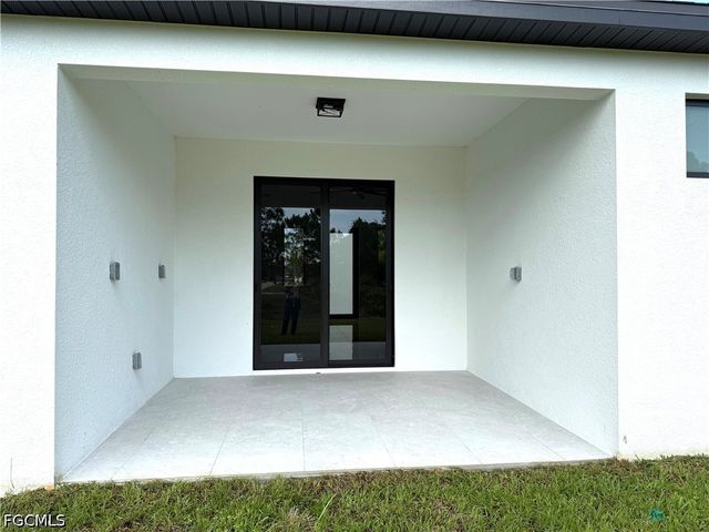 1134 Holmes AVE S, Lehigh Acres, FL 33974