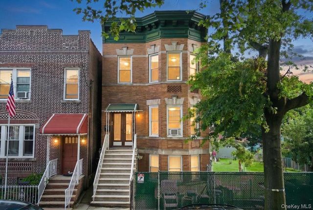 1543 Hollywood Avenue, Bronx, NY 10461