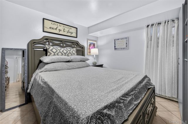 1543 Hollywood Avenue, Bronx, NY 10461