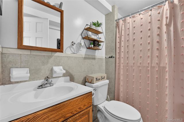 1543 Hollywood Avenue, Bronx, NY 10461