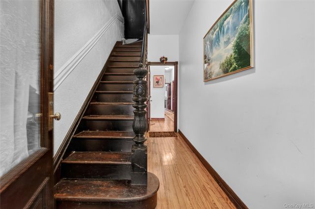 1543 Hollywood Avenue, Bronx, NY 10461