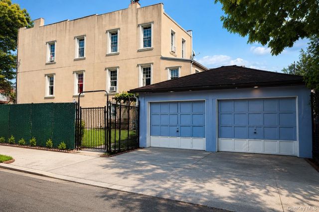 1543 Hollywood Avenue, Bronx, NY 10461