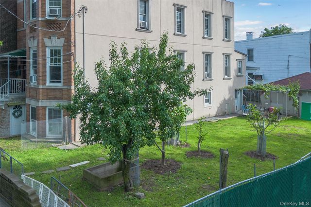 1543 Hollywood Avenue, Bronx, NY 10461