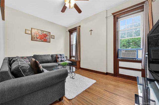 1543 Hollywood Avenue, Bronx, NY 10461