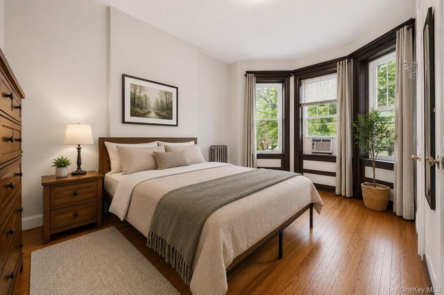 1543 Hollywood Avenue, Bronx, NY 10461