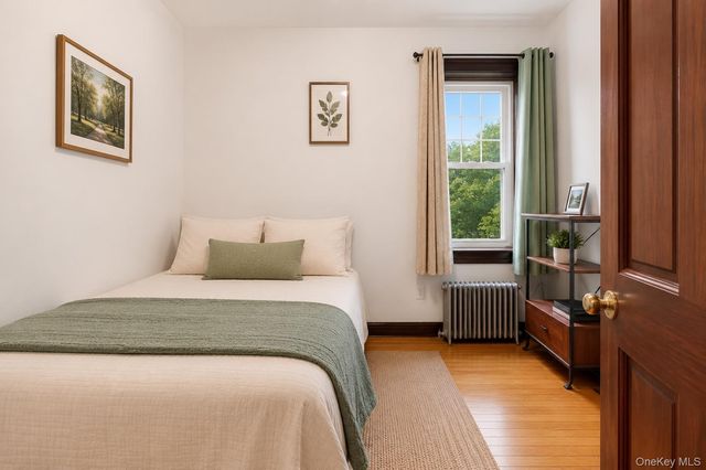 1543 Hollywood Avenue, Bronx, NY 10461